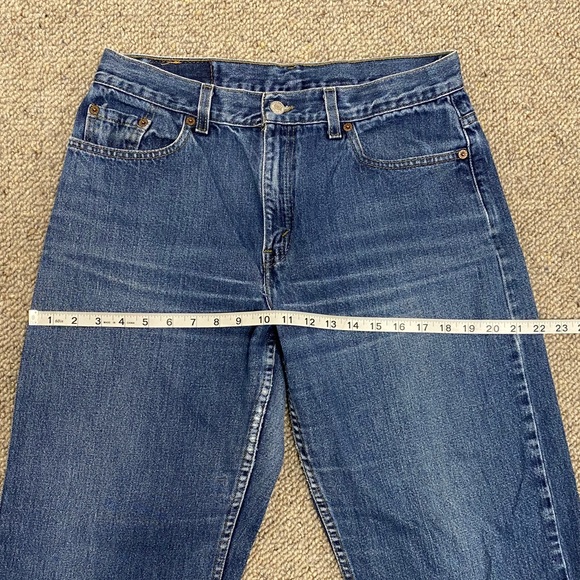 Vintage Levi’s 577 Wide Leg Cropped Jeans! - Picture 9 of 10
